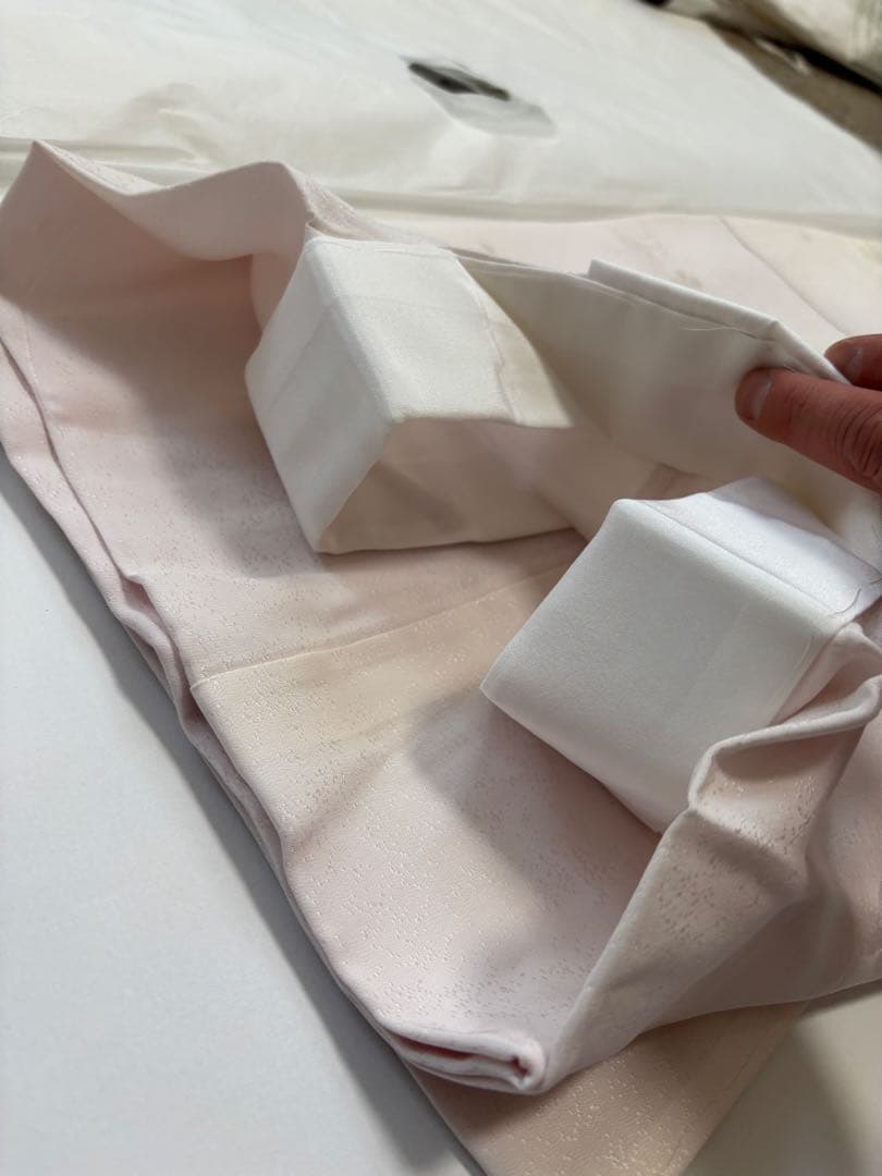 淡いピンクの長襦袢 花柄刺繍 新品未使用　エクセルヒューマン社購入　正絹