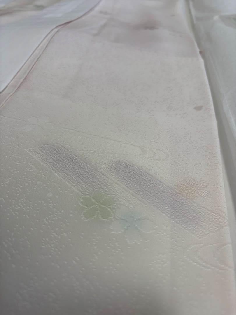 淡いピンクの長襦袢 花柄刺繍 新品未使用　エクセルヒューマン社購入　正絹