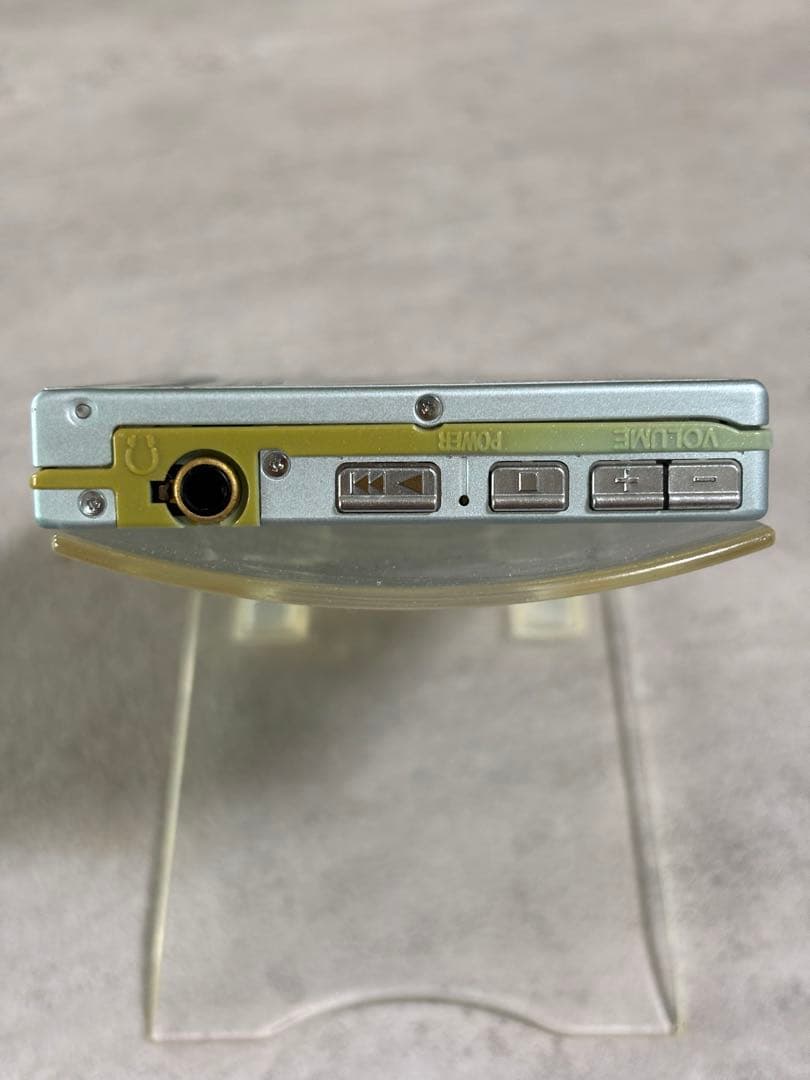 取引の少ない希少な商品❗️ シャープ　MDヘッドホンプレーヤー MD-ST60-G