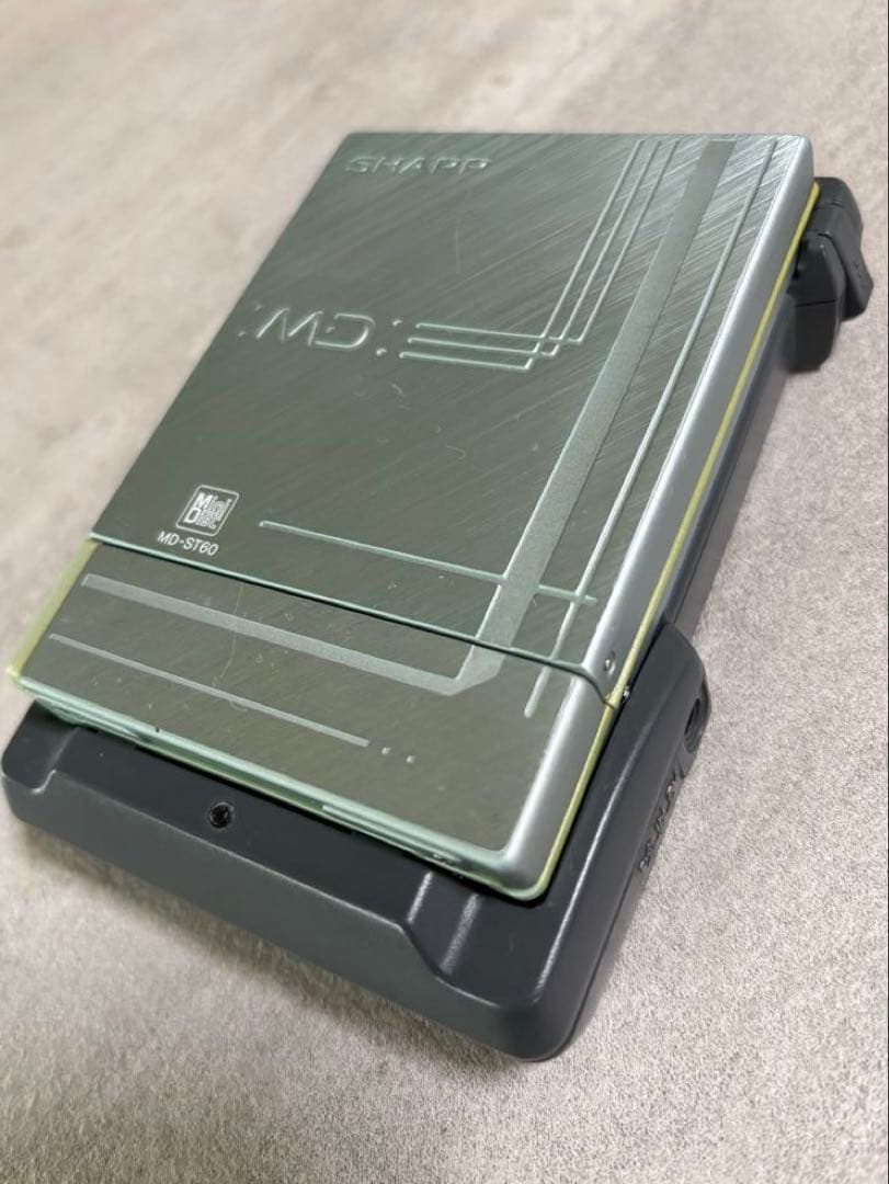 取引の少ない希少な商品❗️ シャープ　MDヘッドホンプレーヤー MD-ST60-G