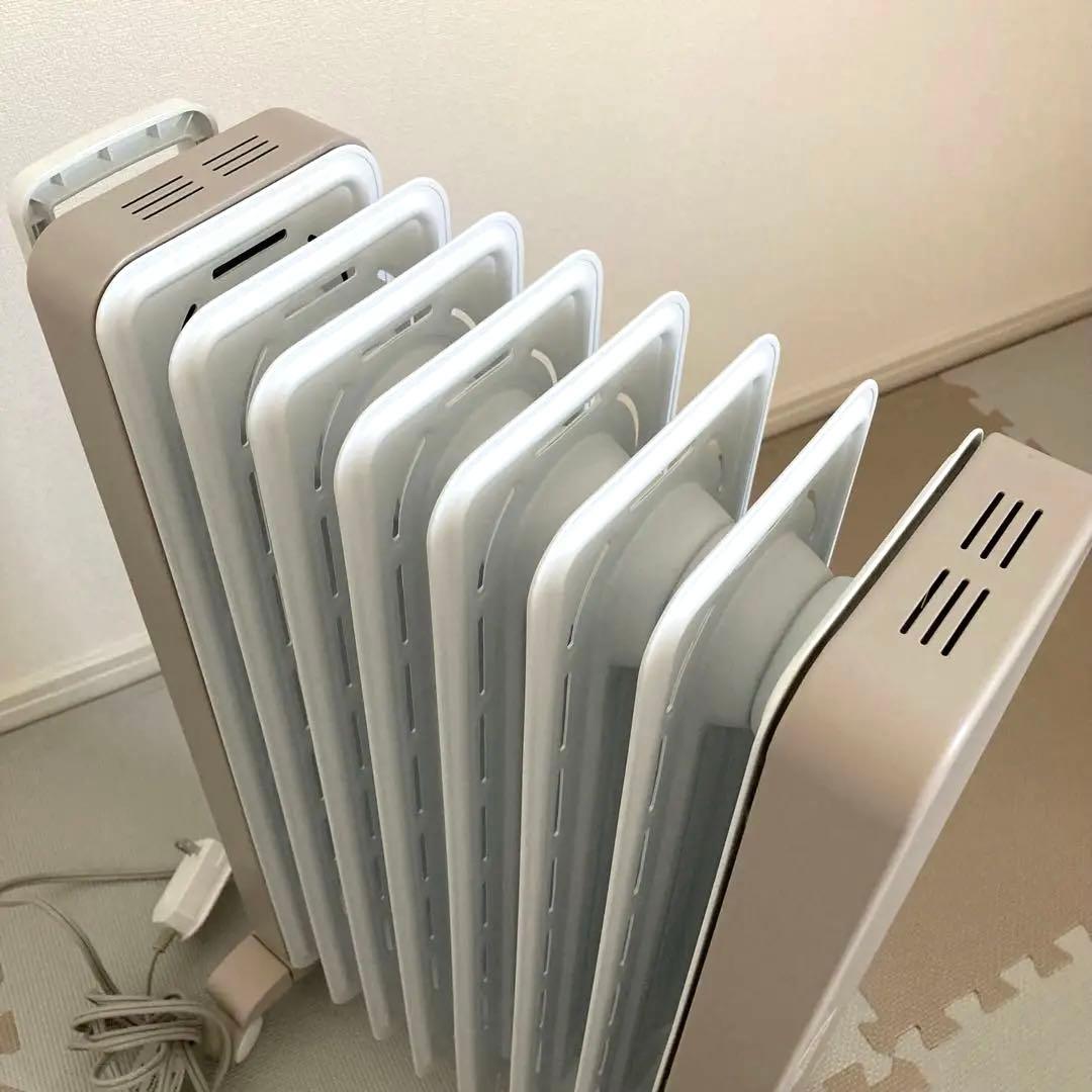 美品　デロンギ オイルヒーター RHJ21F0812-WH　カモミールホワイト