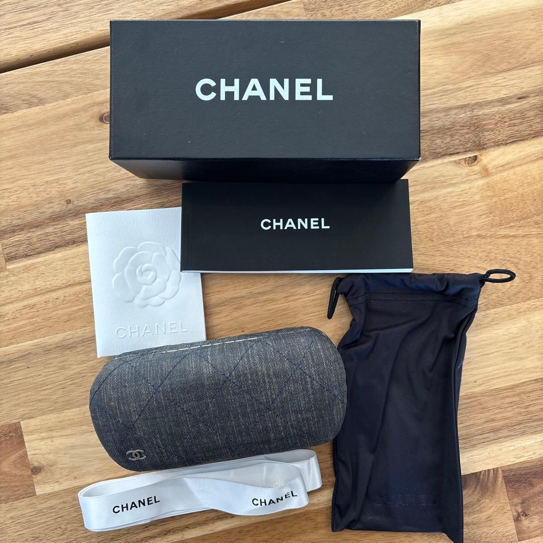 CHANEL キャットアイサングラス