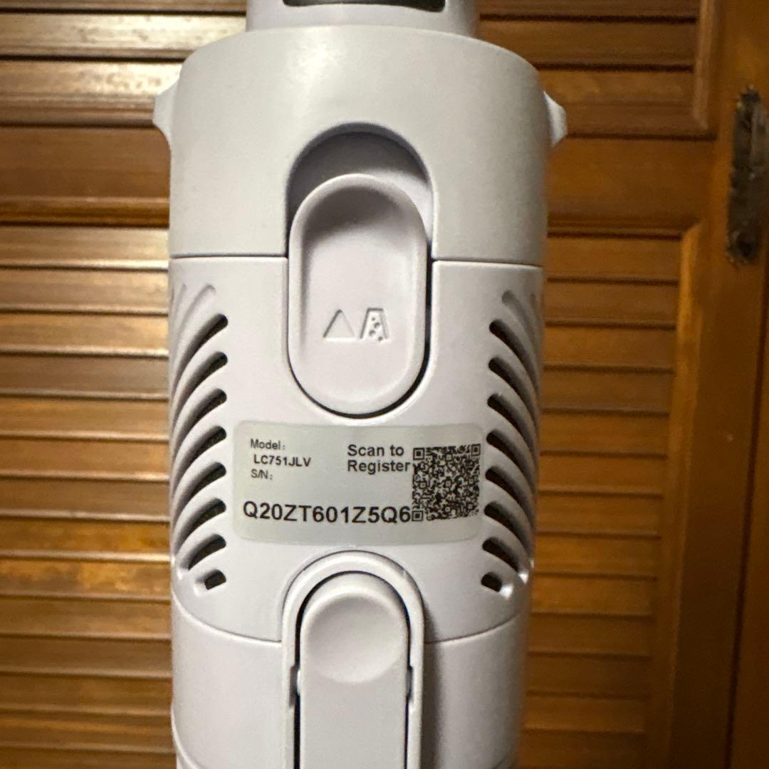 Shark シャーク　掃除機 LC751 本体 新品に近い