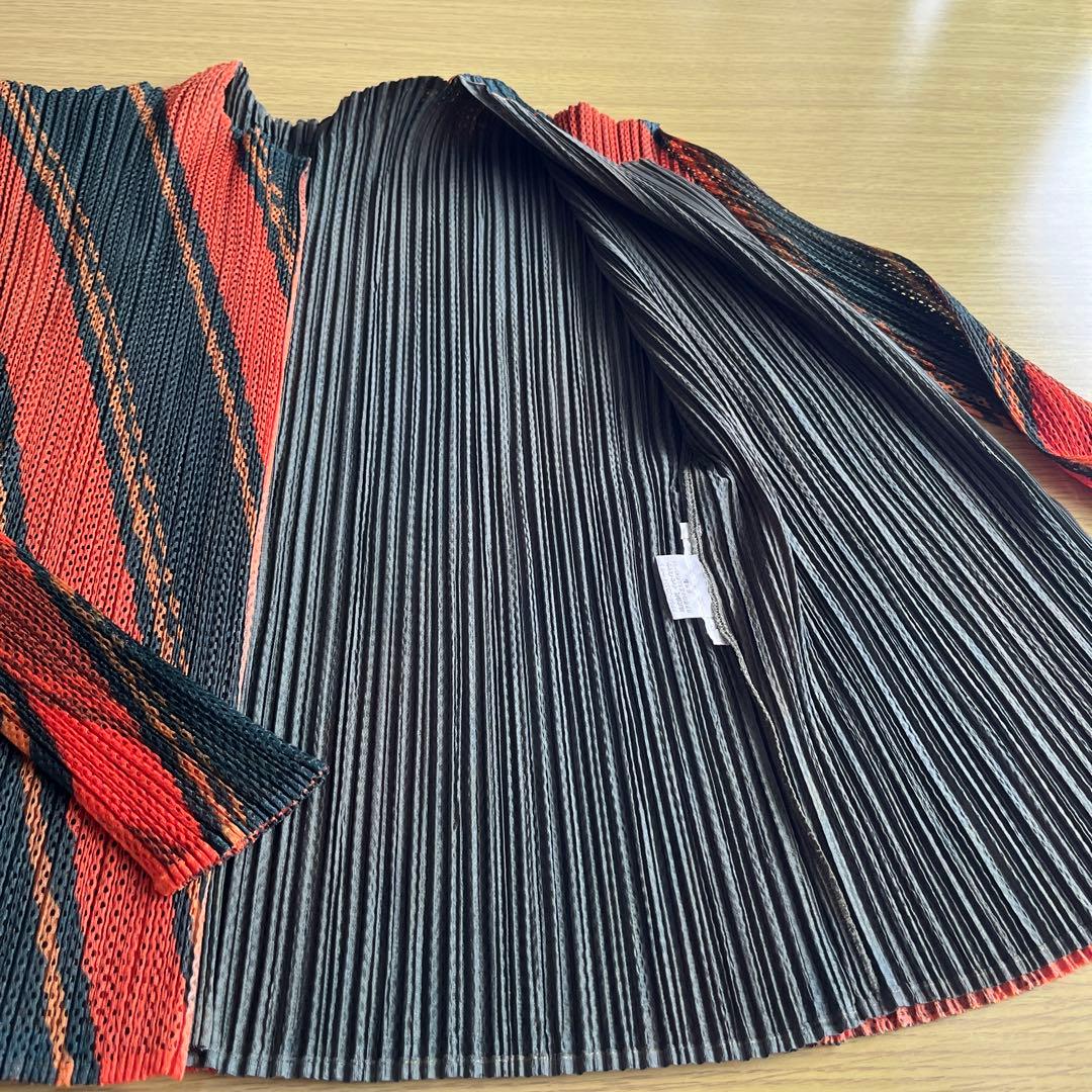 Mz　プリーツプリーズのオレンジ色とモスグリーンの上着