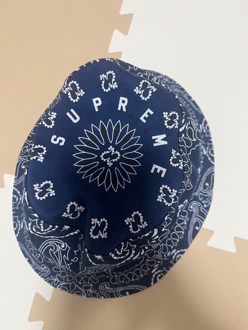 シュプリーム　バンダナ柄バケハ