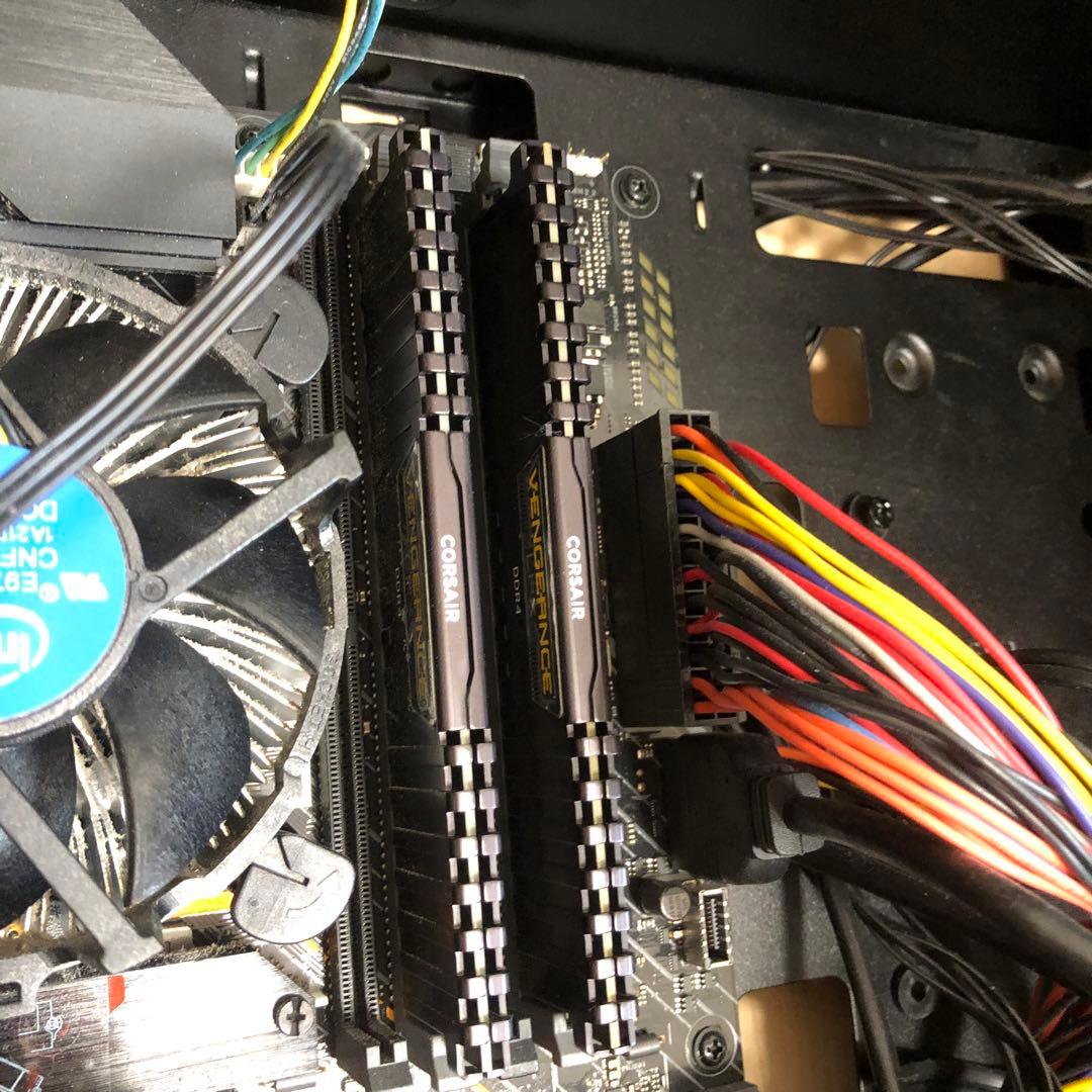 デスクトップPC 本体のみ（SSDレス、Windows11レス）