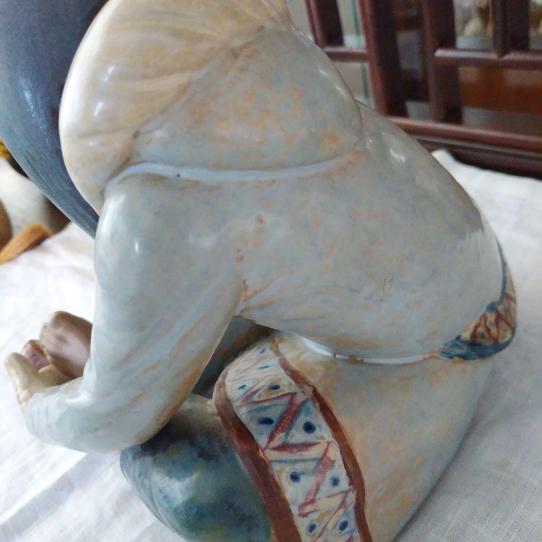 リヤドロ　(グレス）冷たい足のエスキモ―の少女