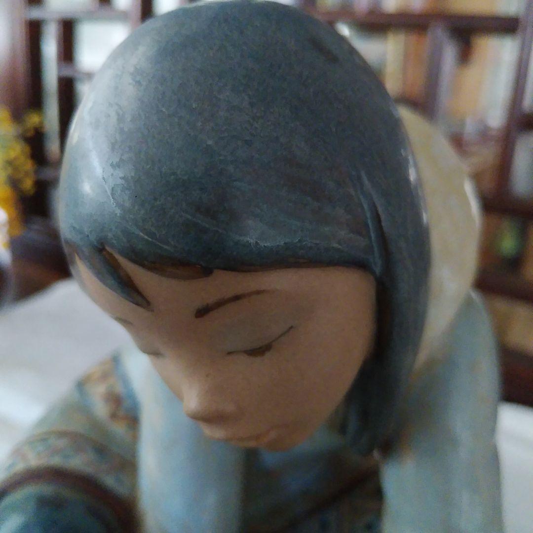 リヤドロ　(グレス）冷たい足のエスキモ―の少女