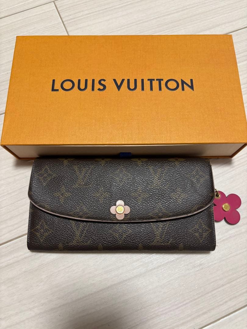 LOUIS VUITTON ポルトフォイユエミリー R.Iイニシャル刻印