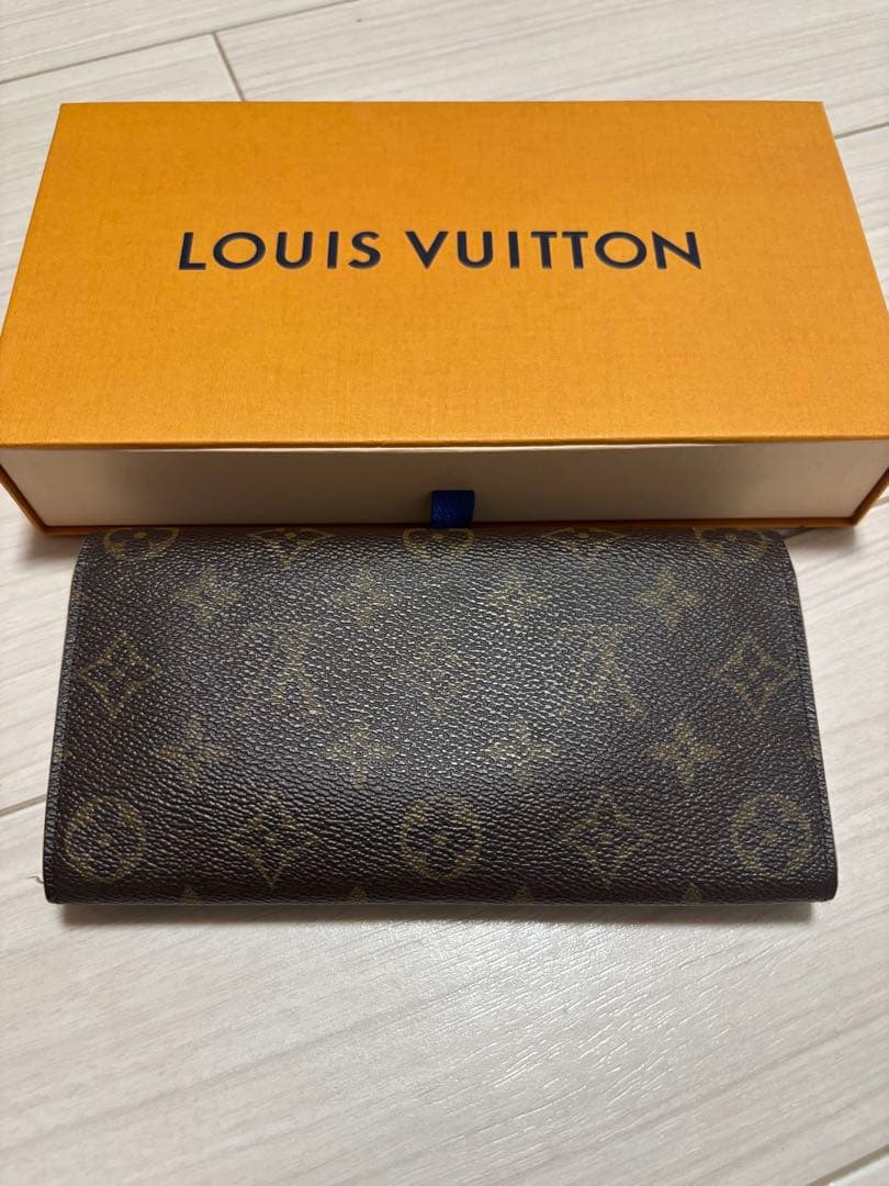 LOUIS VUITTON ポルトフォイユエミリー R.Iイニシャル刻印