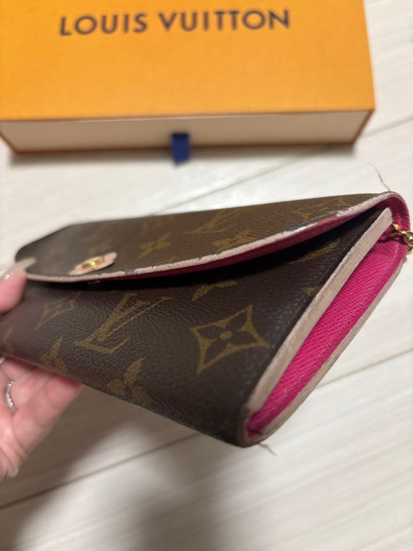 LOUIS VUITTON ポルトフォイユエミリー R.Iイニシャル刻印