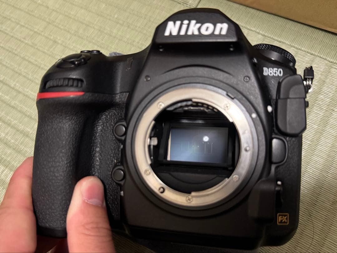 t*e様 美品 Nikon D850 シャッター23,627回 MB-D18付