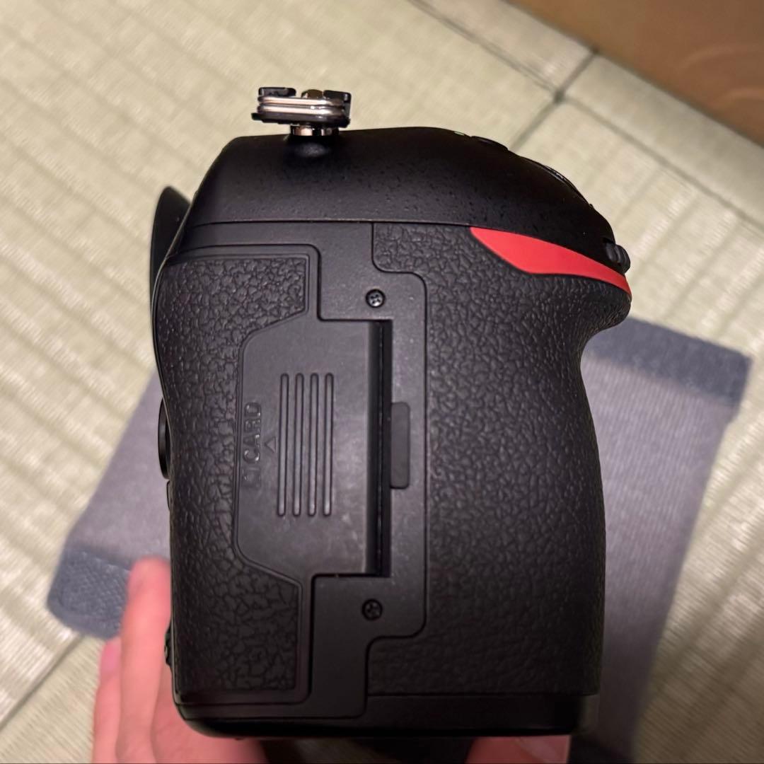 t*e様 美品 Nikon D850 シャッター23,627回 MB-D18付