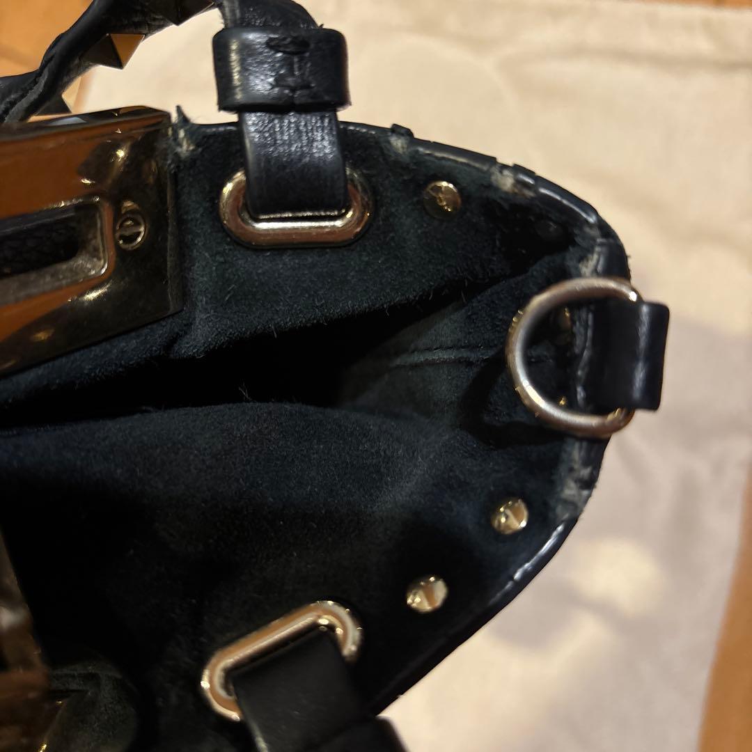 ヴァレンティノ　ロックスタッズショルダーバッグ