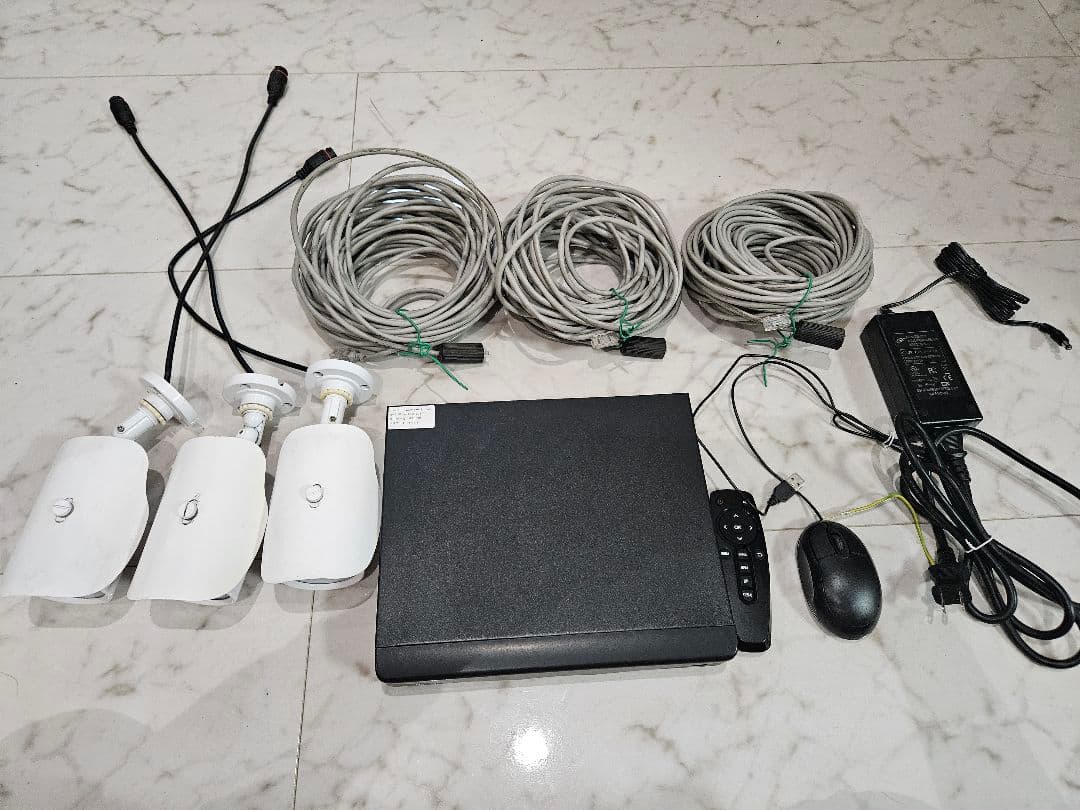 防犯カメラ 3台セット レコーダー付き　LANケーブルタイプ