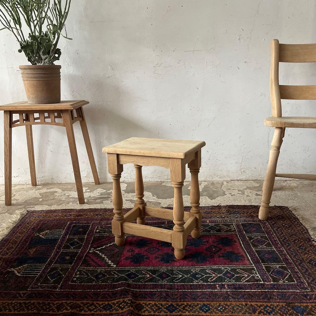 ビンテージ　サイドテーブル ベッドサイドテーブル　スツール　小　剥離