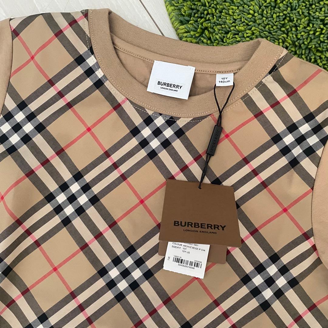 新品 BURBERRY バーバリー 10Y 140cm Tシャツ 定25740円