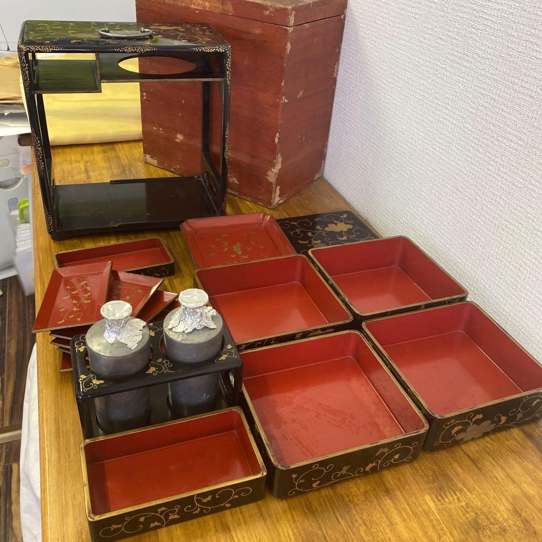 【貴重】野弁当　黒漆重箱 堤重　花見弁当　金装飾付き