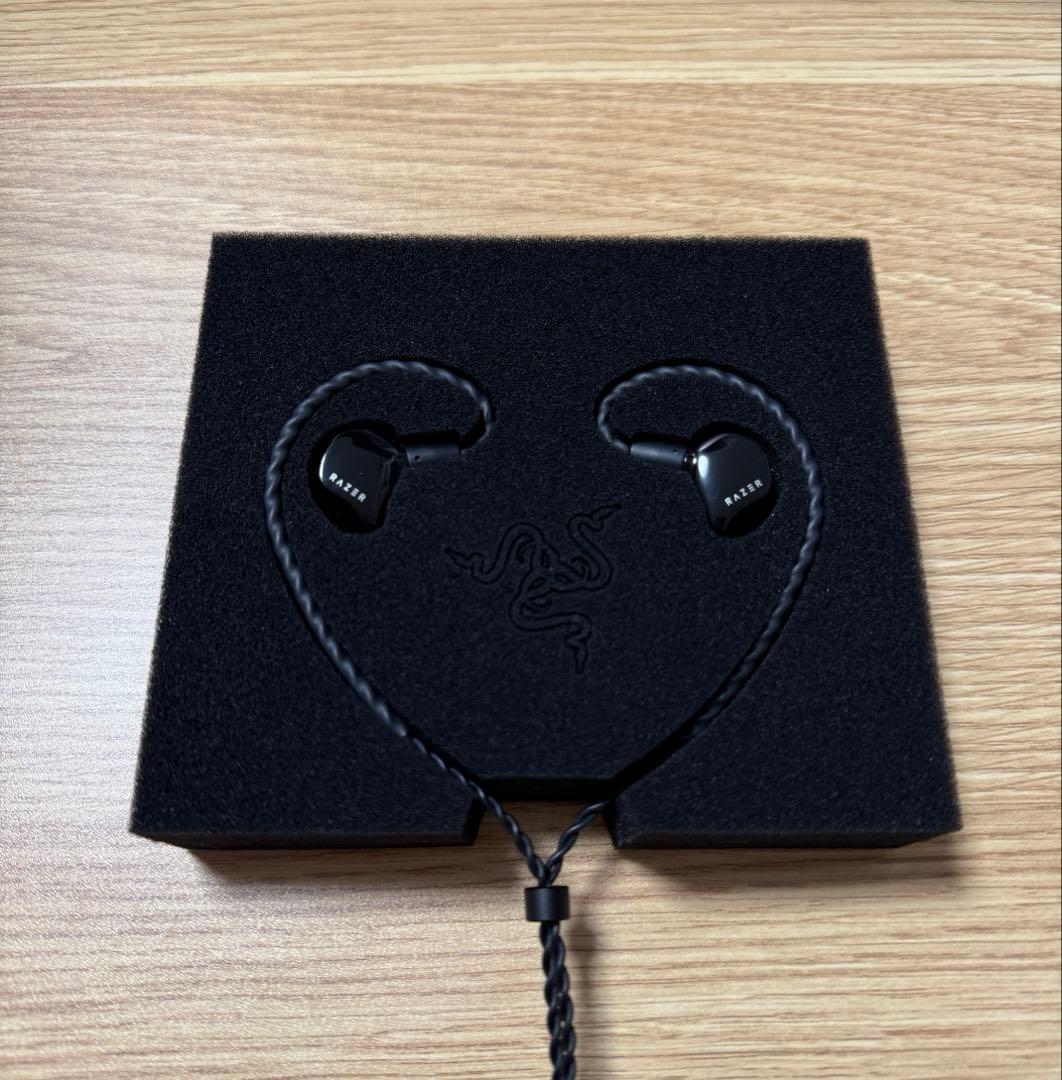 【美品】Razer Moray インイヤー型モニターイヤホン