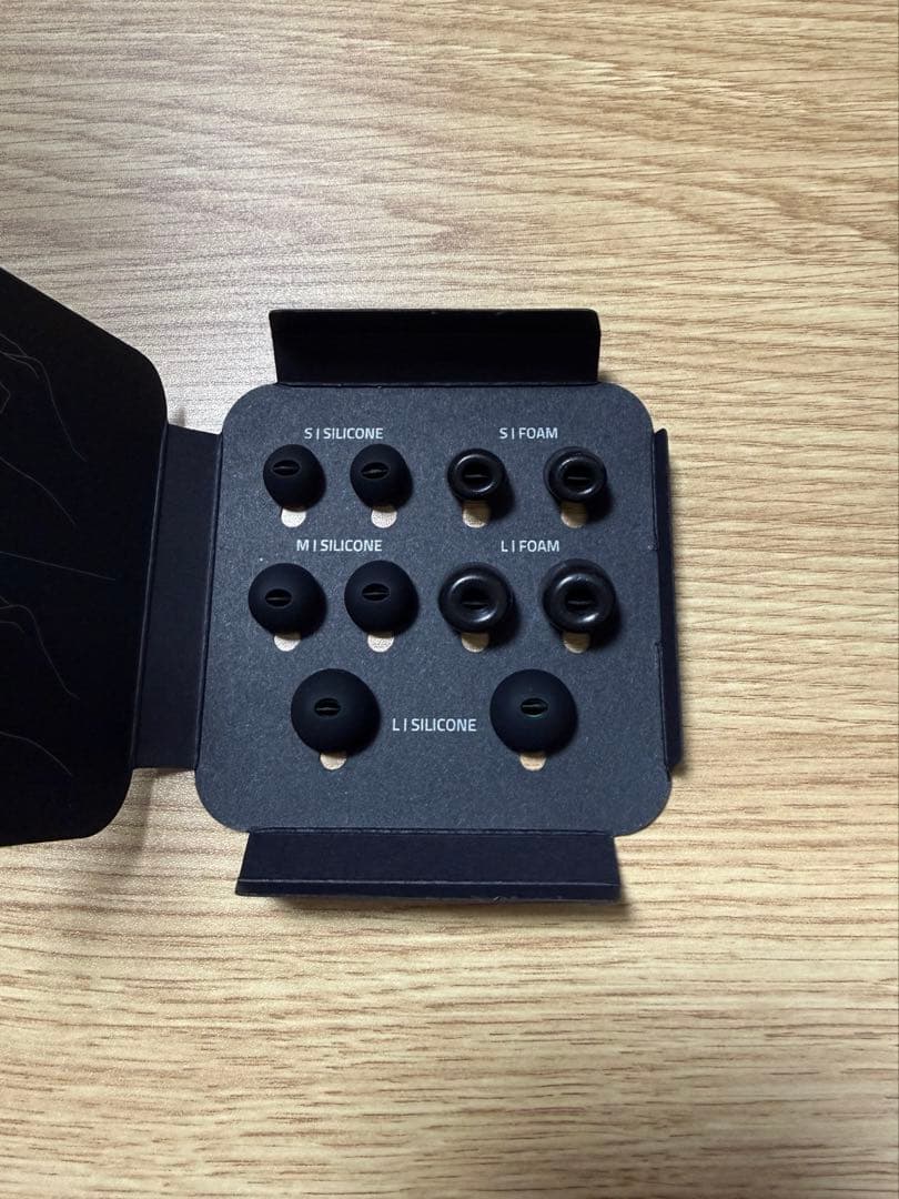 【美品】Razer Moray インイヤー型モニターイヤホン