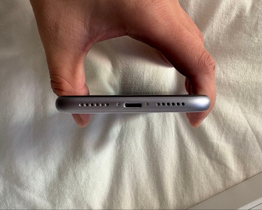 【美品】Apple iPhone11 パープル128GB SIMフリー初期化済み