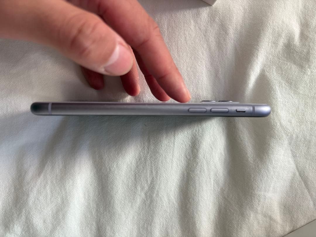 【美品】Apple iPhone11 パープル128GB SIMフリー初期化済み