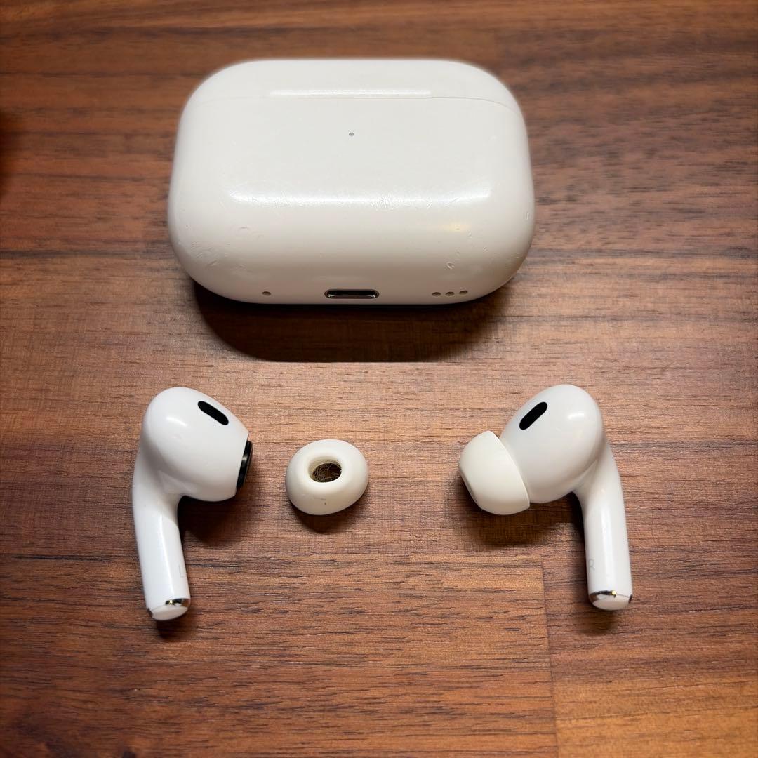 AirPods Pro2 本体 充電ケース 付属品(左イヤーチップのみ破損)