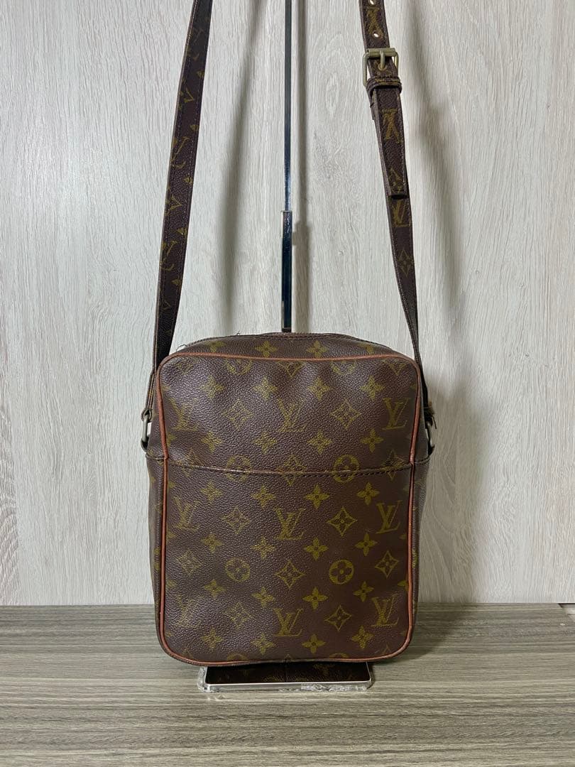 ルイヴィトン　ショルダーバッグ　モノグラム　プチマルソー　レザー　肩掛け