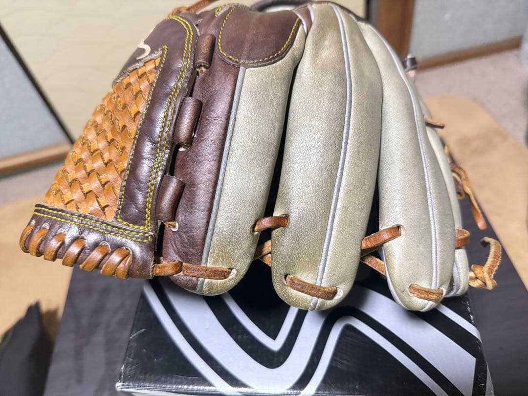 硬式用グローブ