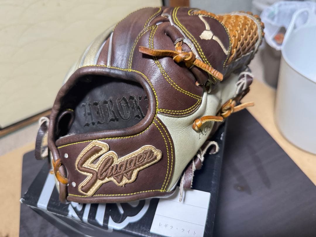 硬式用グローブ