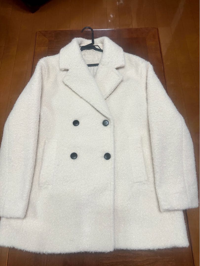 お値下げ！ZARA ブークレダブルブレストミディ丈コート