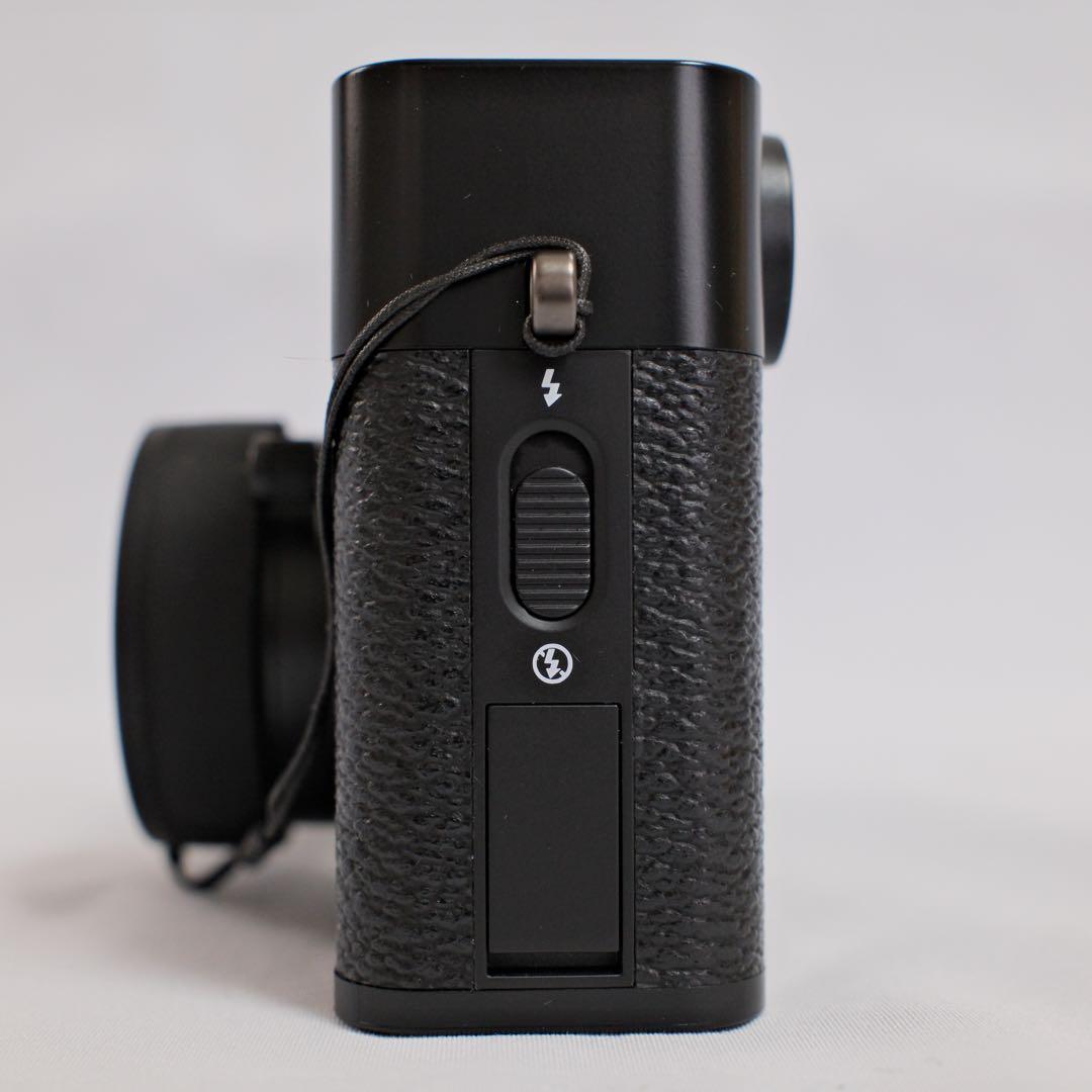 FUJIFILM 富士フィルム　X half （X-HF1）