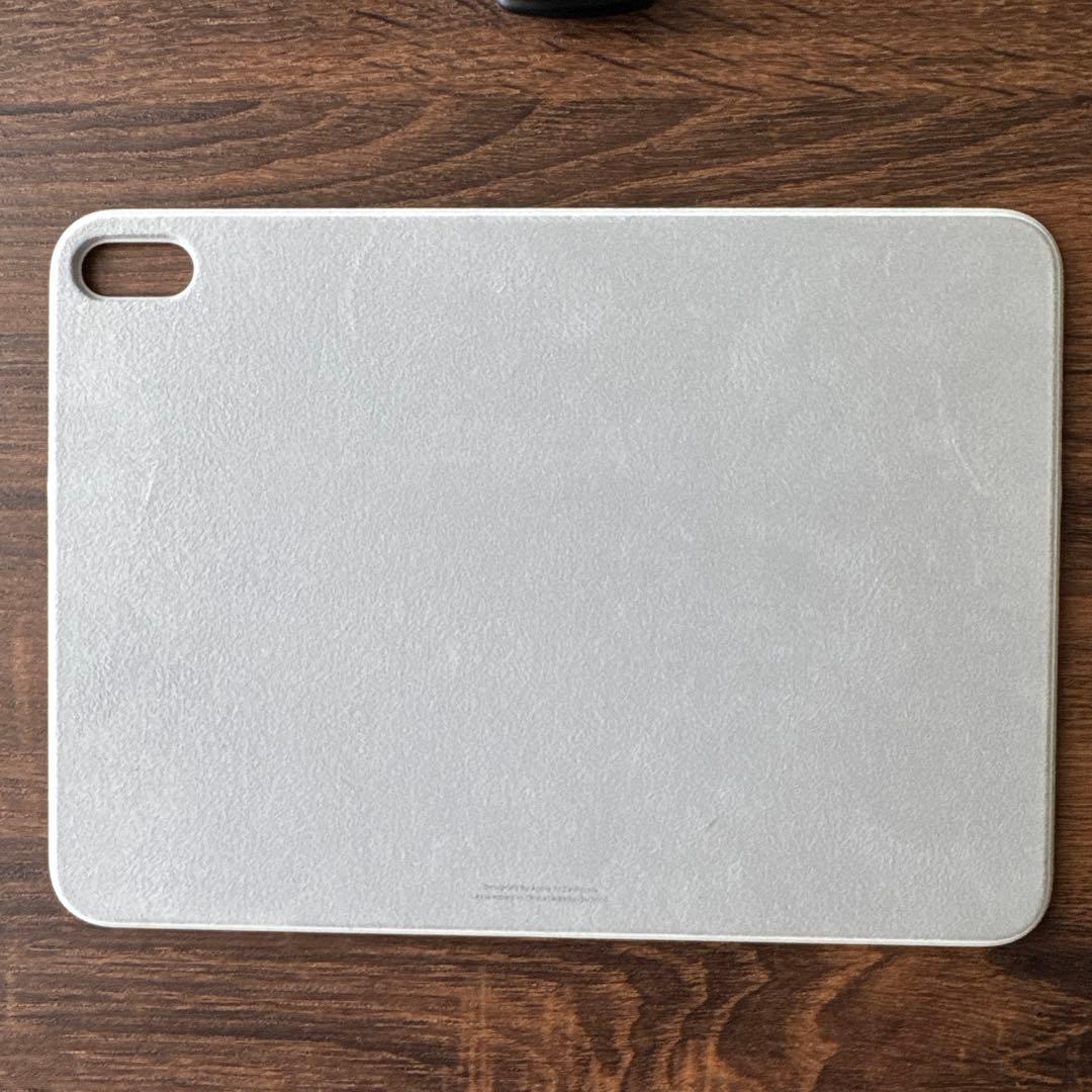 【iPad(A16)】Magic Keyboard Folio ホワイト