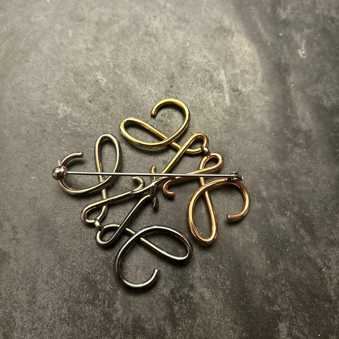 ロエベ　4色ブローチ