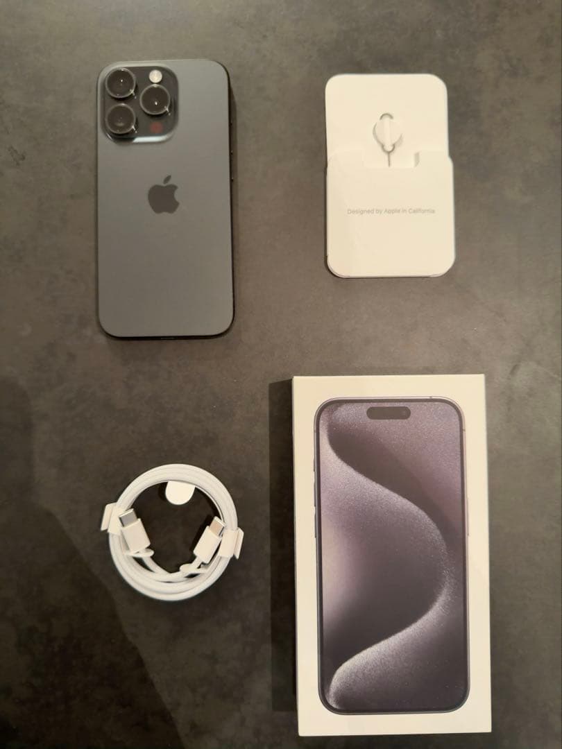 iPhone 15 Pro ブラックチタニウム 256GB SIMフリー