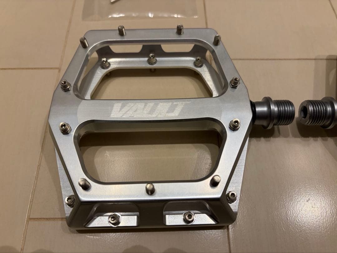 DMR Vault V2 ペダル