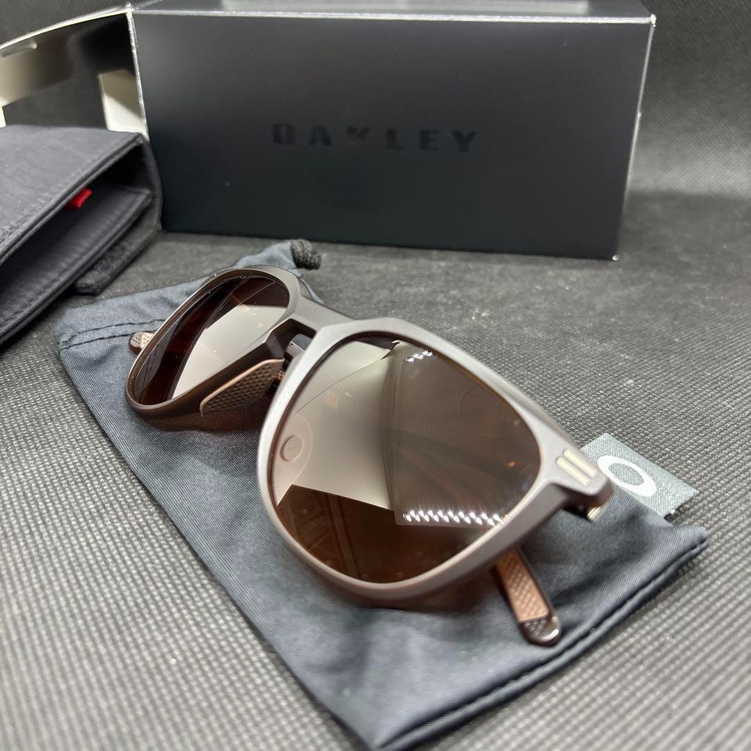 エ*ル様 Oakley オークリー thurso サーソー　OO9286A ブラ