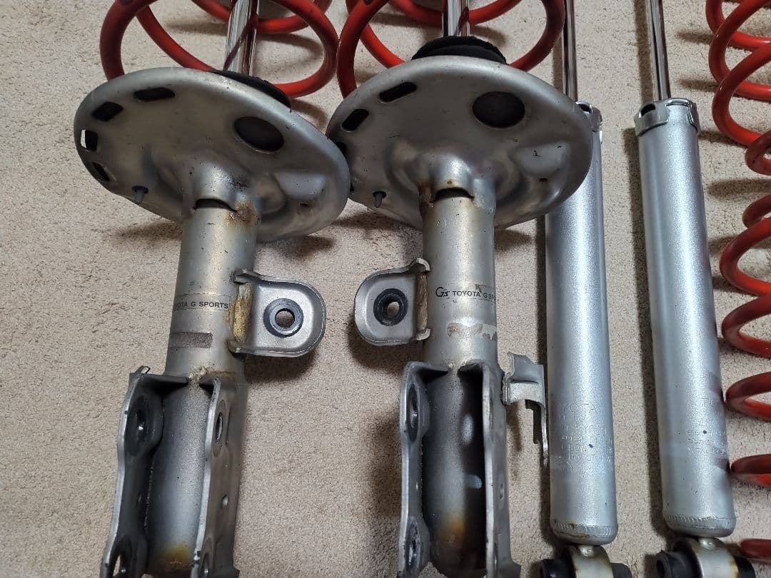 zvw30 プリウス G'z　純正　サスペンションキット　30　送料込み