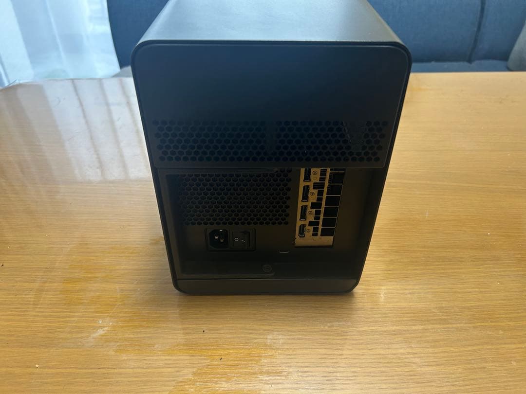 Radeon RX Vega 64 OCとRazer Core Xのセット