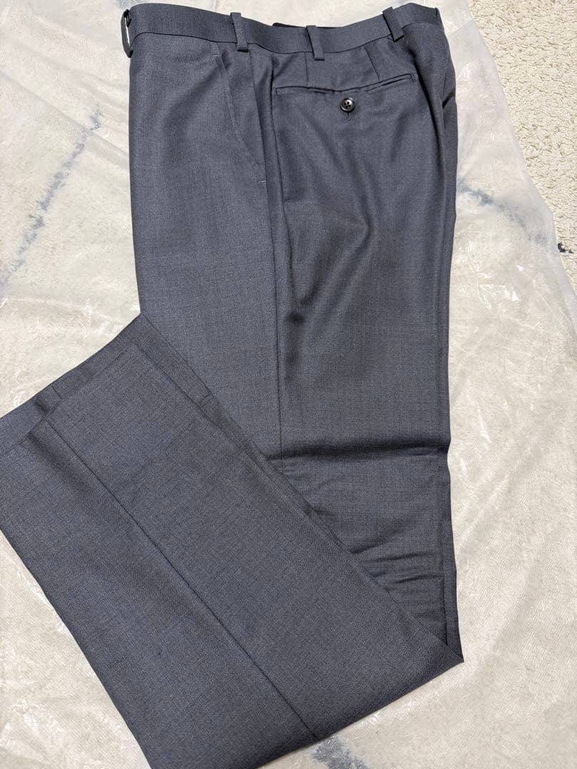 グローバルスタイル　TRABALDO TOGNA グレービジネススーツ