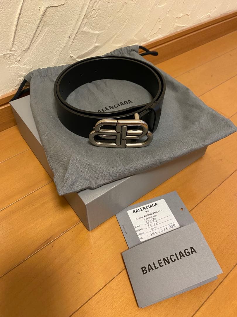 BALENCIAGA ブラックレザーロゴベルト