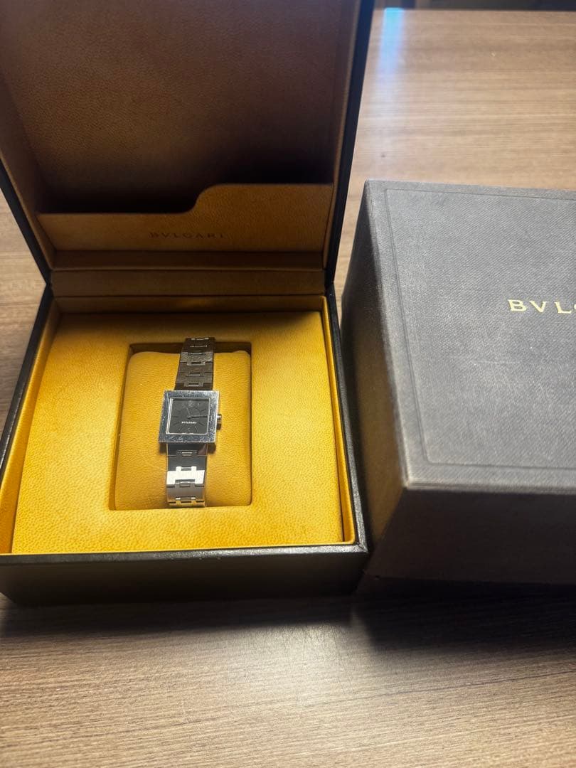 ブルガリBVLGARI 時計クアドラード　レディース
