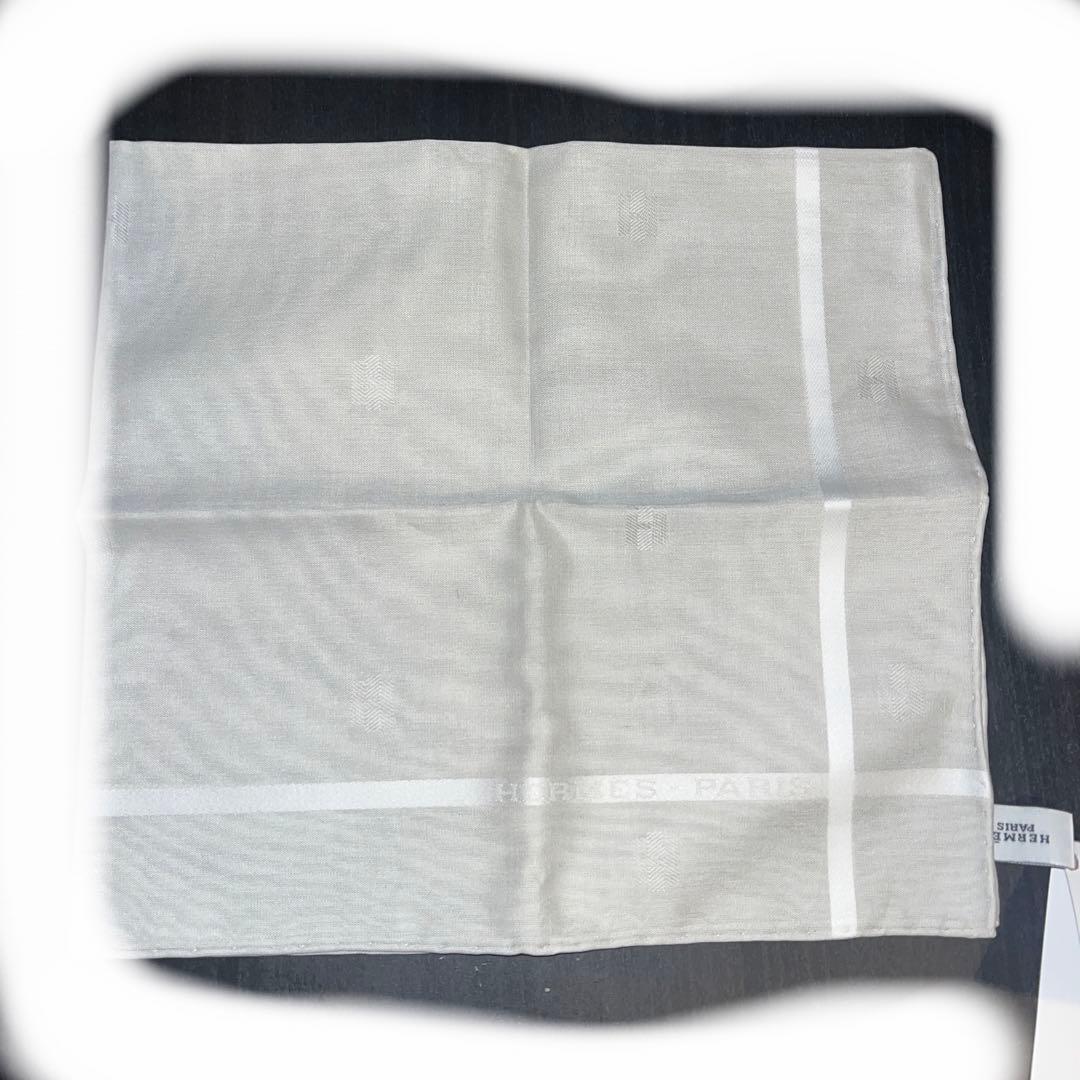 エルメス　ハンカチ　新品未使用箱付きタグ付き