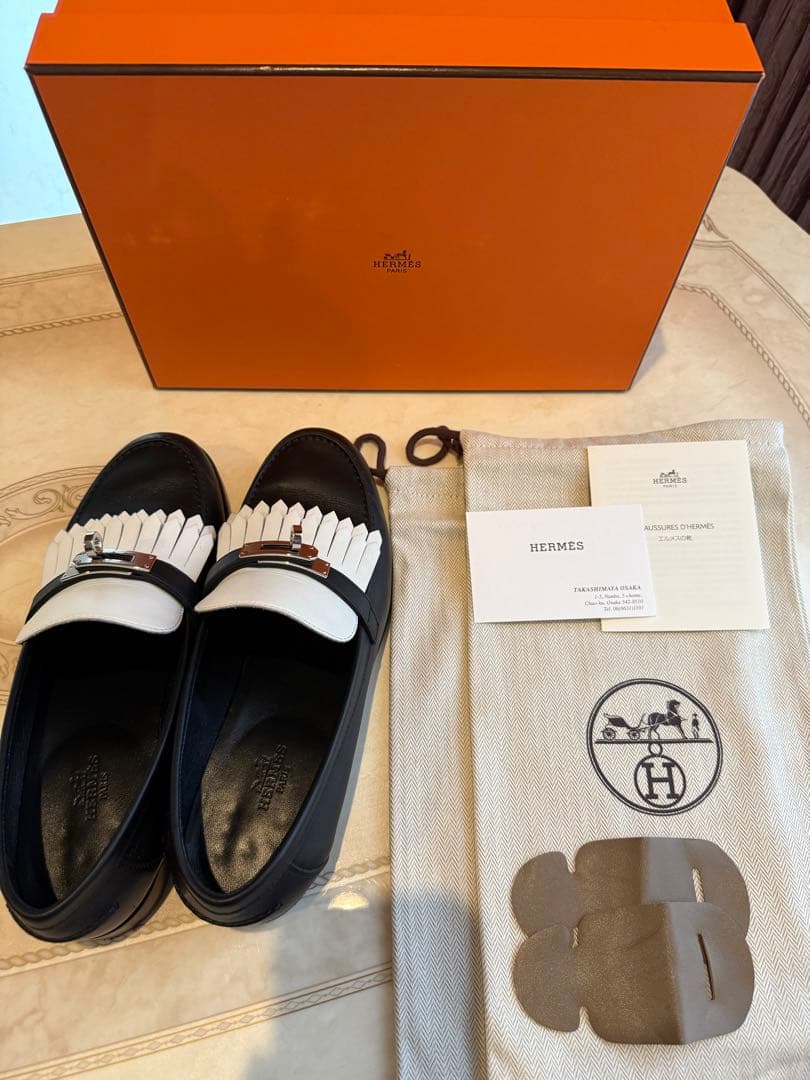 HERMES フリンジローファー ブラック・ホワイト