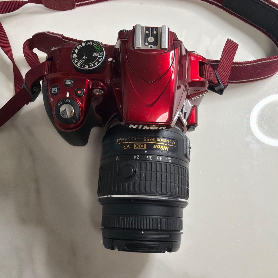 Nikon D3300レッド