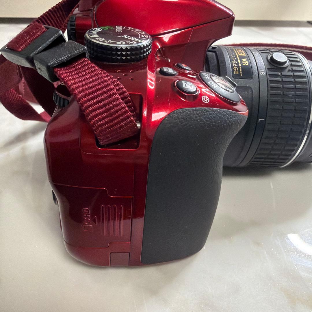 Nikon D3300レッド