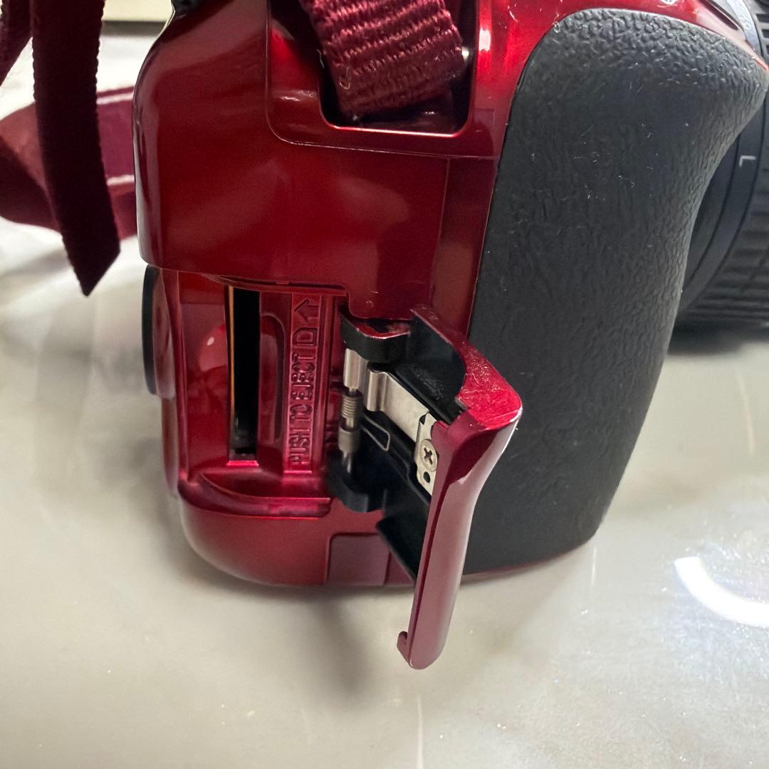 Nikon D3300レッド