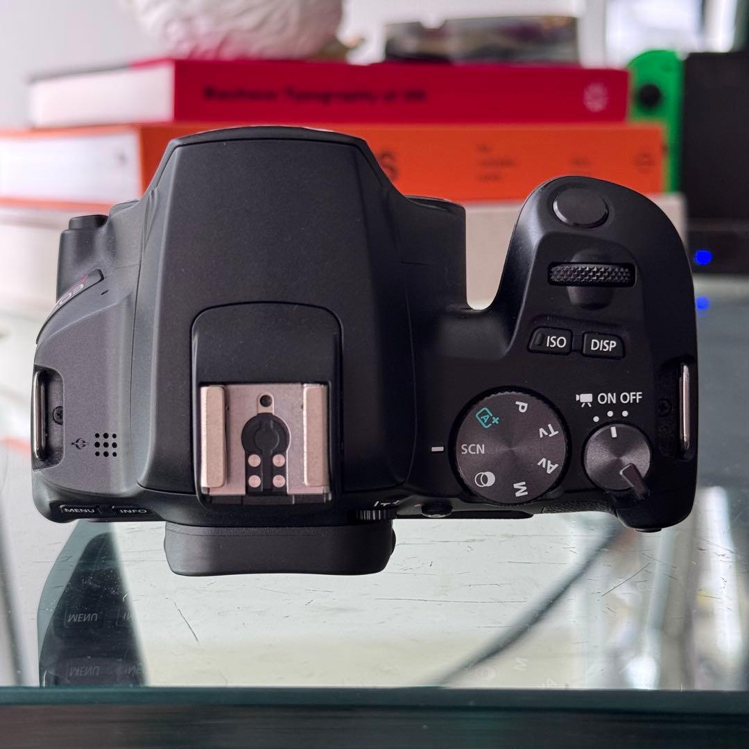 【格安・早い者勝ち】Canon EOS Kiss X10 デジタル一眼レフカメラ