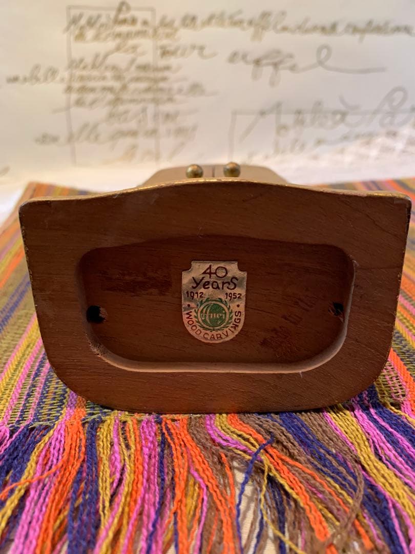 フランス製　アンティーク　木のドームに入った聖母子像の置物！厳かな雰囲気です！