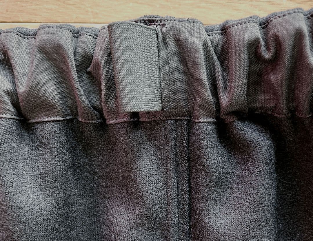 あーちゃん　バルーンパンツ　圧縮ウールニット黒